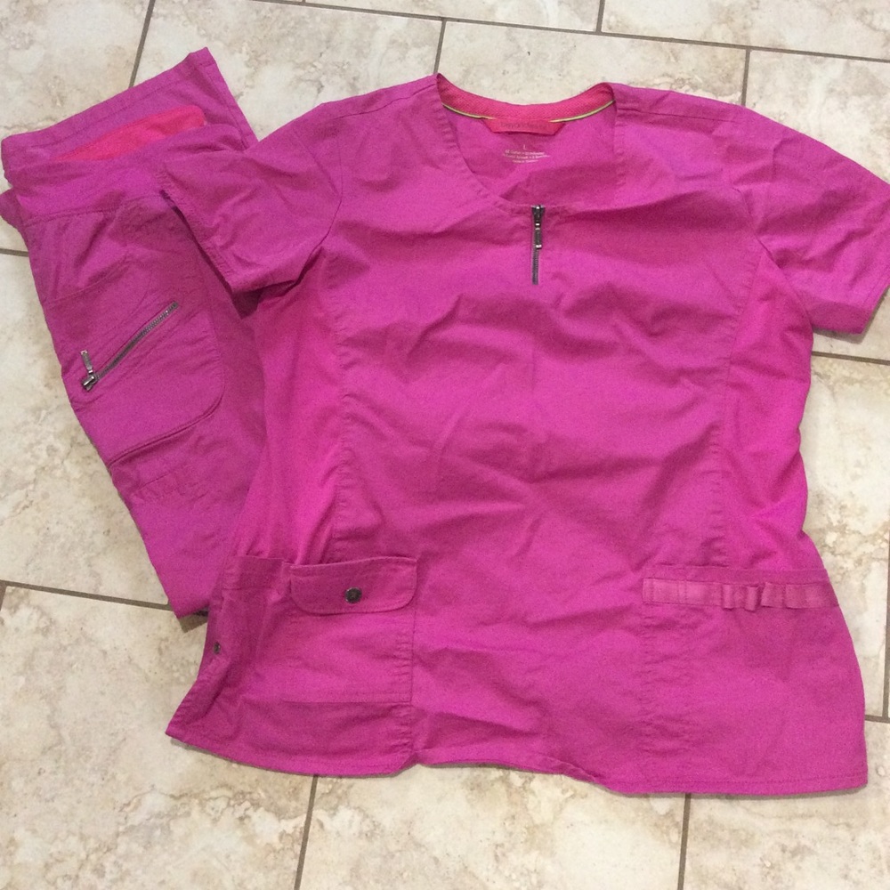 Scrub set